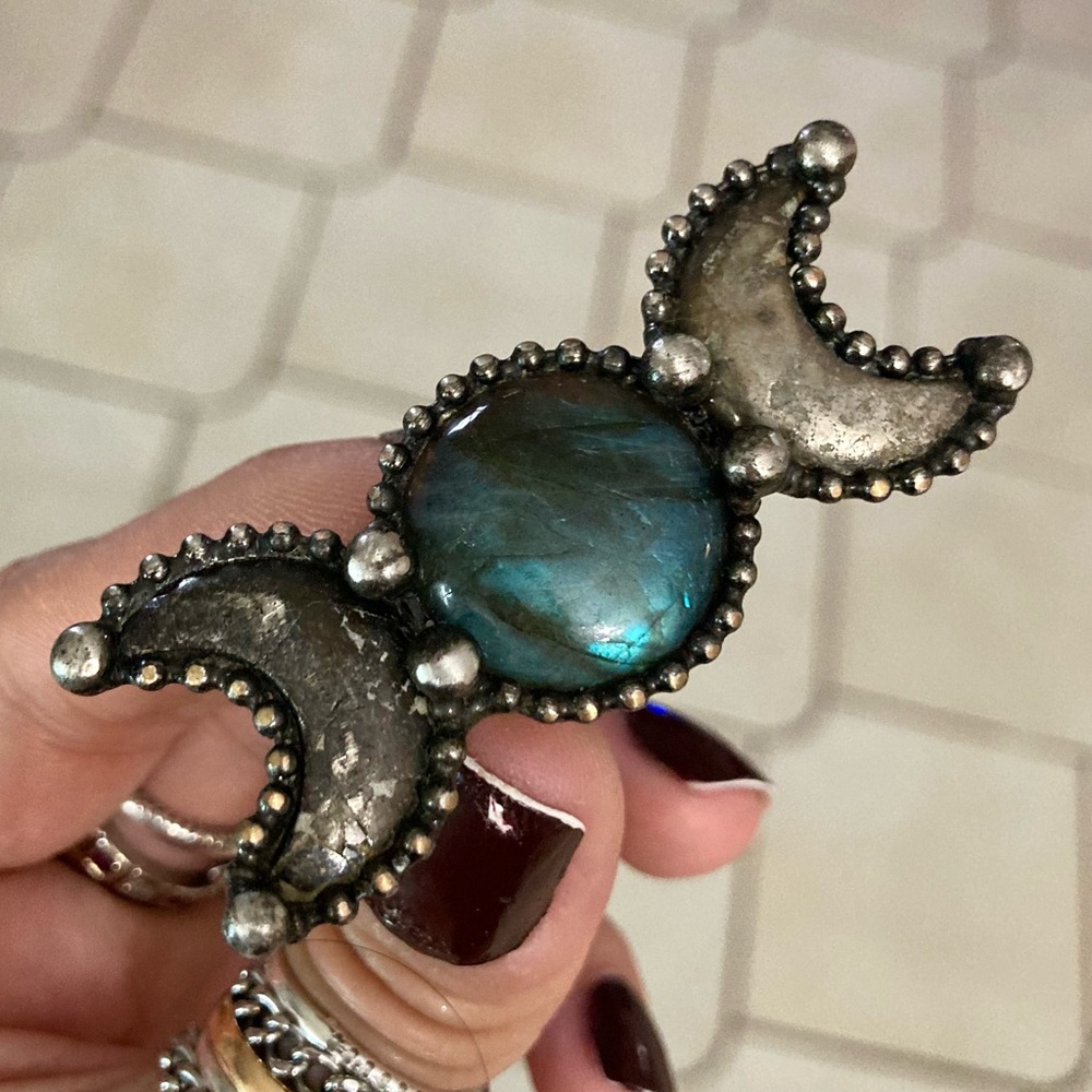 Natural blue iridescent labradorite gemstone triple moon adjustable ring - Picture 14 of 15